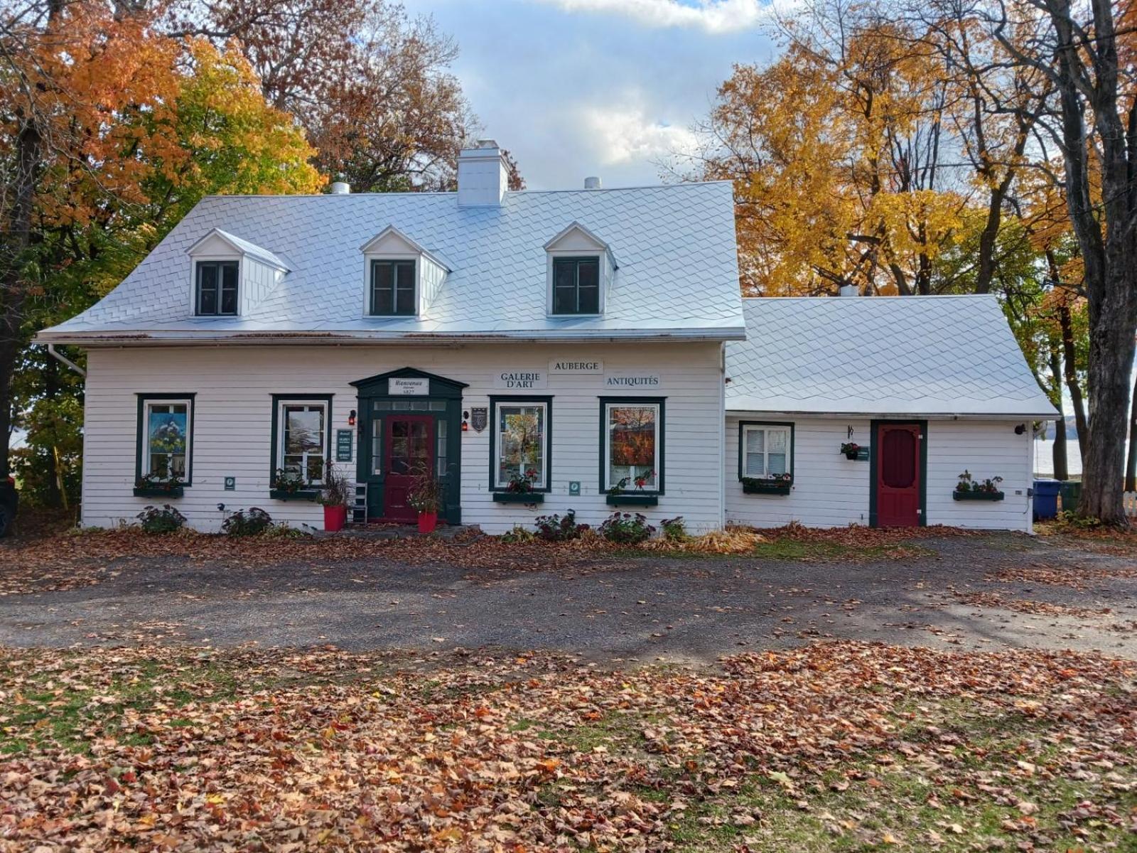 Auberge Les Blancs Moutons Saint-Laurent-de-l'ile d'Orleans Ngoại thất bức ảnh