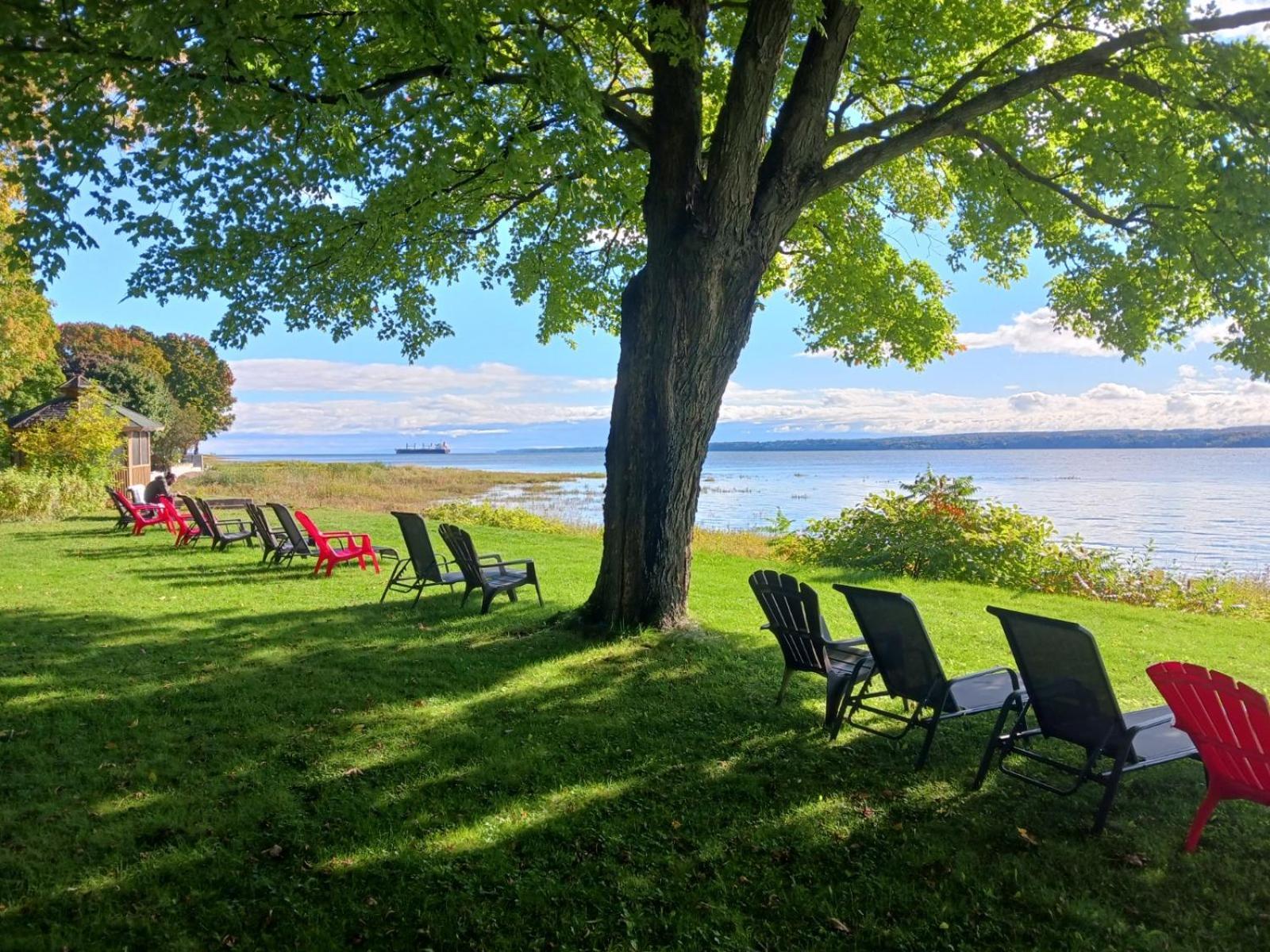 Auberge Les Blancs Moutons Saint-Laurent-de-l'ile d'Orleans Ngoại thất bức ảnh