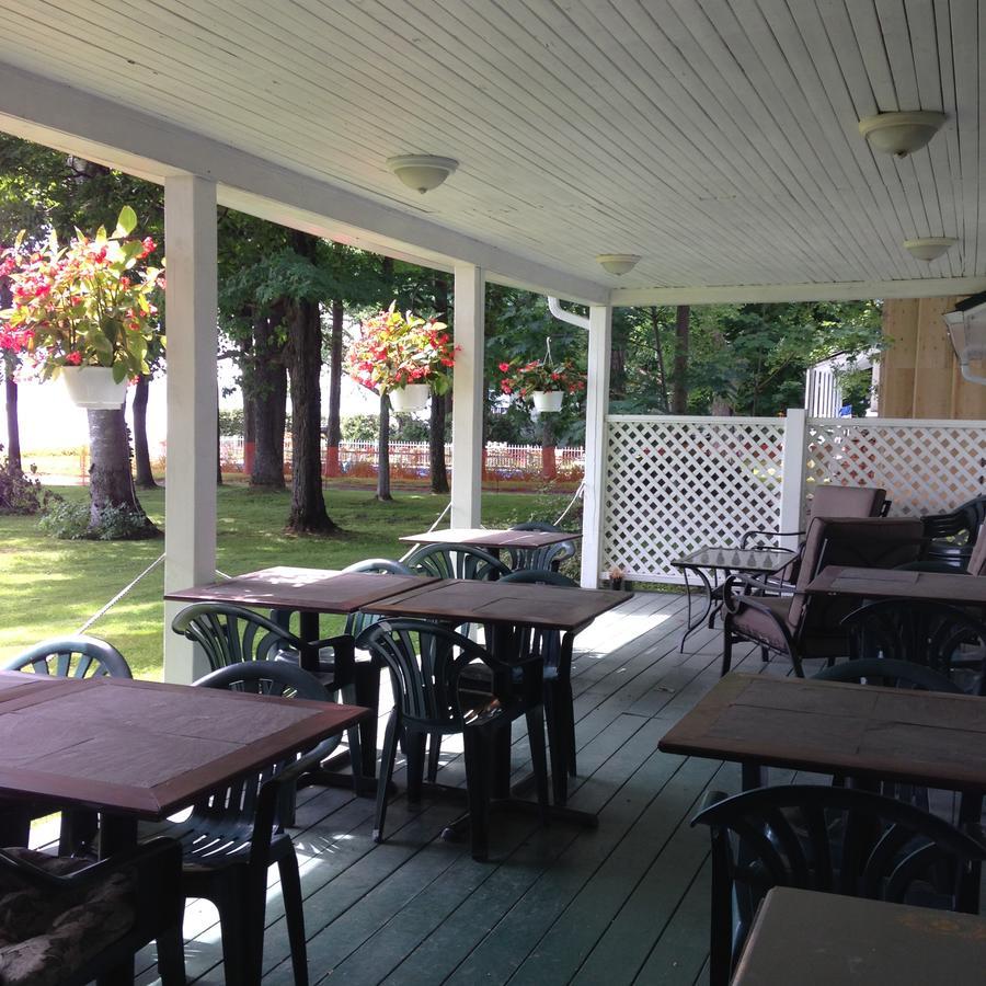 Auberge Les Blancs Moutons Saint-Laurent-de-l'ile d'Orleans Ngoại thất bức ảnh