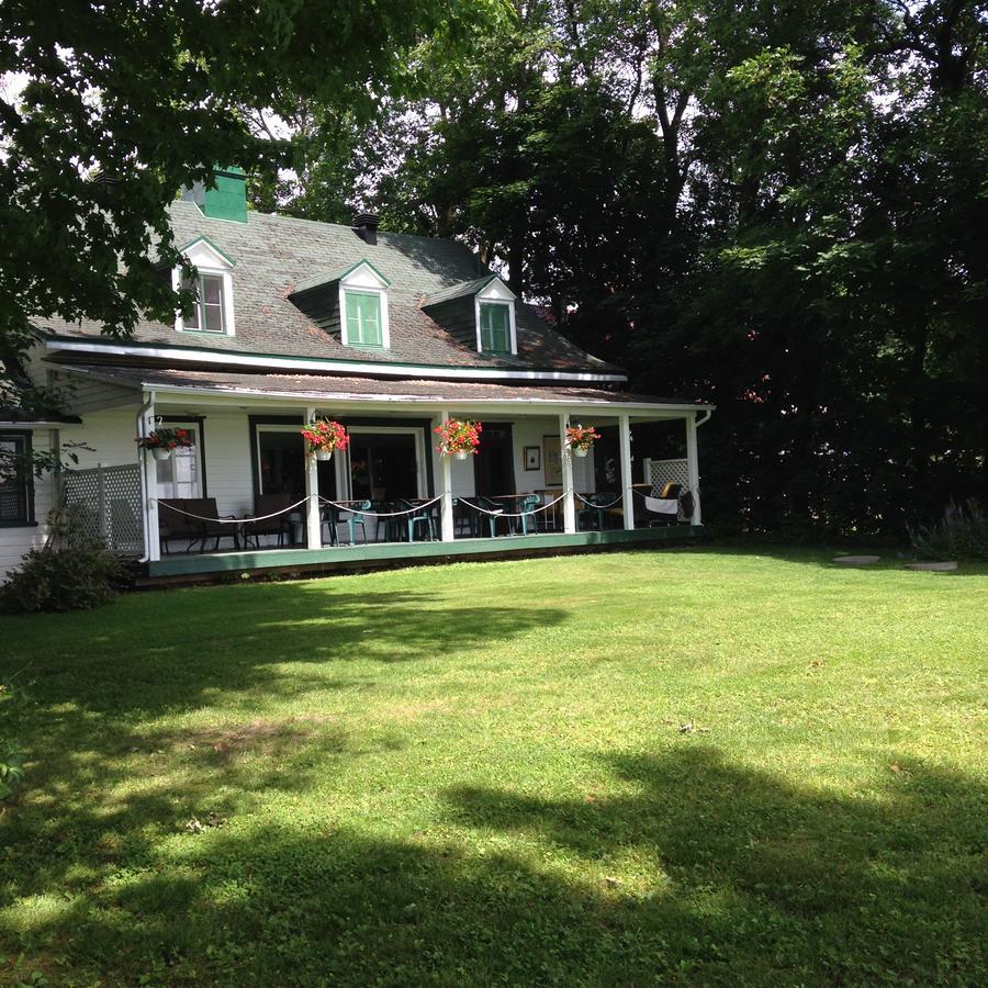 Auberge Les Blancs Moutons Saint-Laurent-de-l'ile d'Orleans Ngoại thất bức ảnh